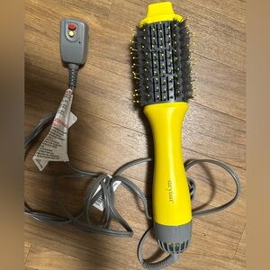 drybar blowout brush